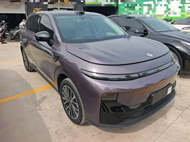 Leapmotor B10 — Фото автомобиля 3