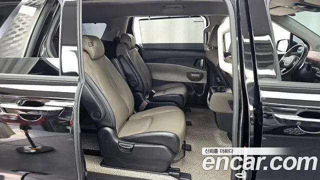 Kia Carnival Generation 4 — Фото автомобиля 18
