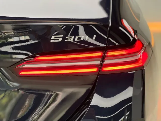 BMW 5 Series — Фото автомобиля 18