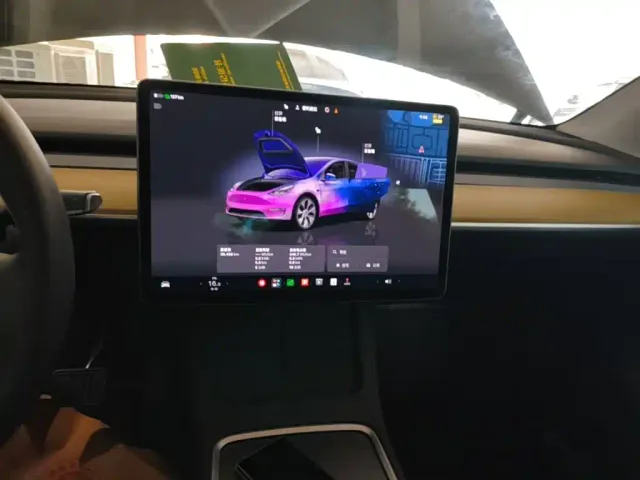 Tesla Model Y — Фото автомобиля 12