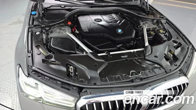 BMW 5-Series — Фото автомобиля 2