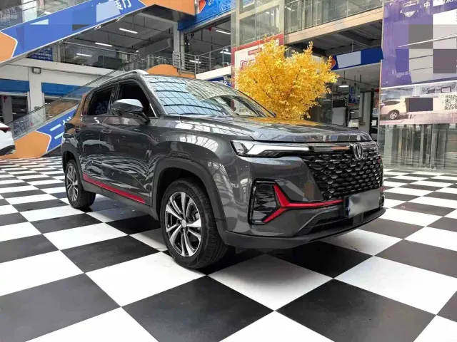 Changan CS35 Plus — Фото автомобиля 3