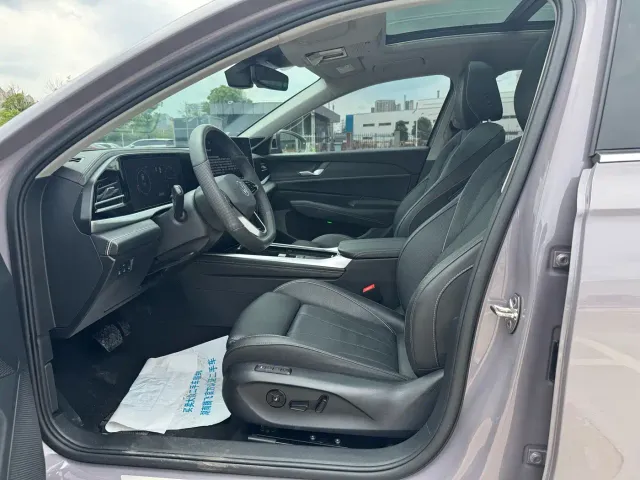 Volkswagen Passat — Фото автомобиля 5