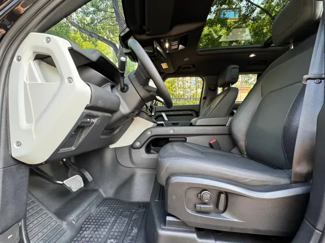 Land Rover Defender — Фото автомобиля 9