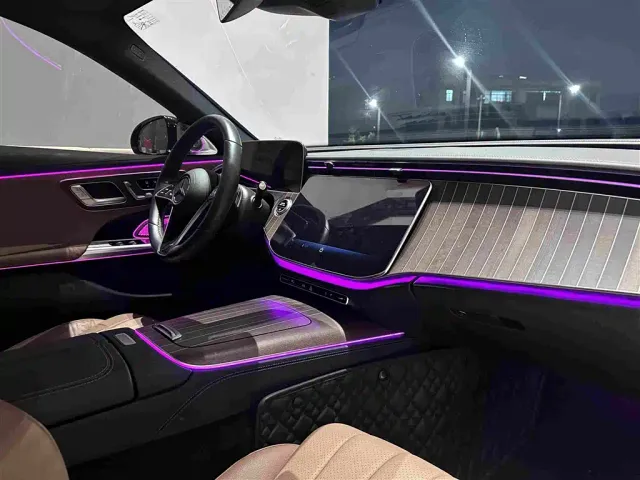Mercedes-Benz E-Class — Фото автомобиля 12