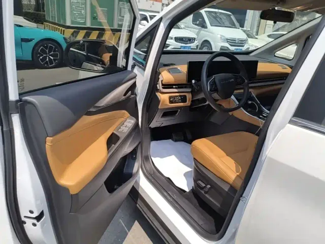 Maxus G50 PHEV — Фото автомобиля 15
