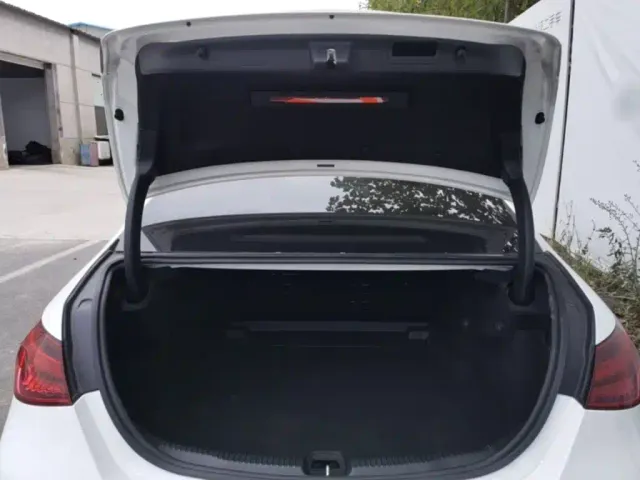 Mercedes-Benz C-Class — Фото автомобиля 18