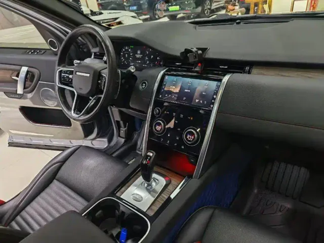 Land Rover Discovery Sport — Фото автомобиля 4