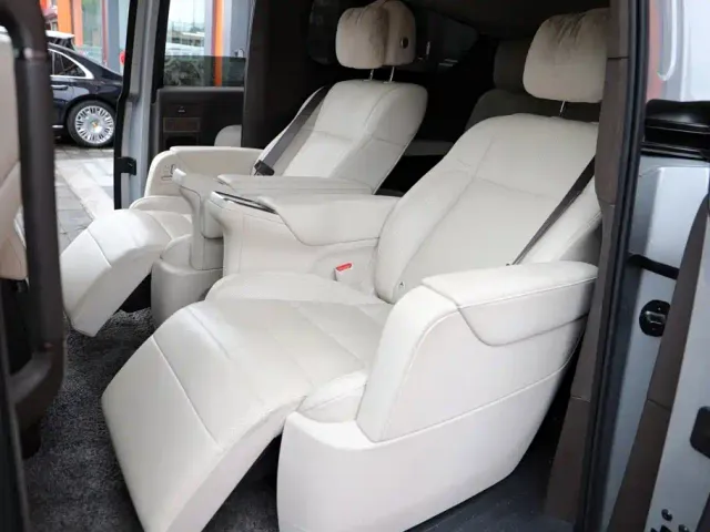 Li Auto MEGA — Фото автомобиля 7