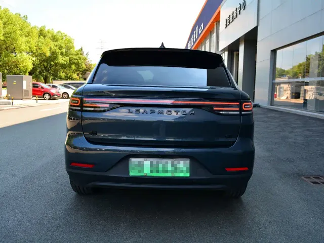 Leapmotor C11 — Фото автомобиля 5