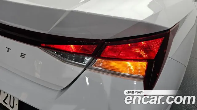 Hyundai Avante CN7 — Фото автомобиля 8