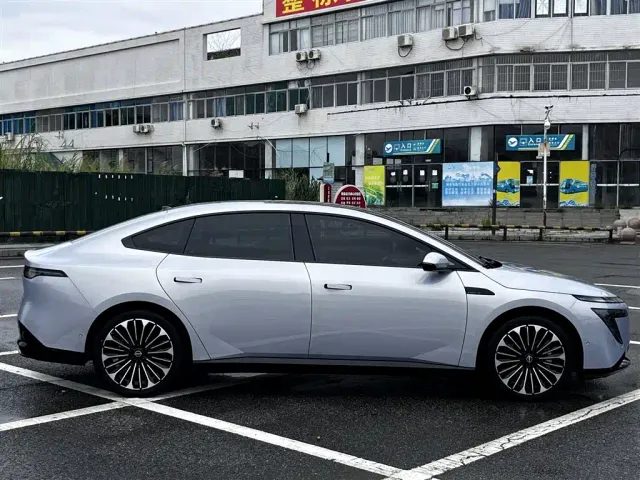 Nissan N7 — Фото автомобиля 9
