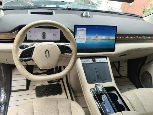 Aito M7 — Фото автомобиля 12