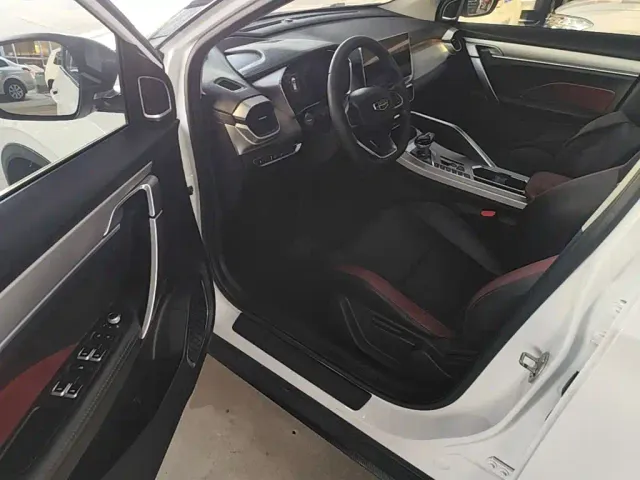 Geely Binyue — Фото автомобиля 15