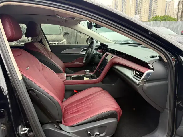Hongqi H5 — Фото автомобиля 9