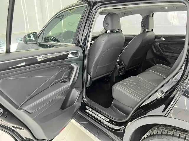Volkswagen Tiguan L — Фото автомобиля 12