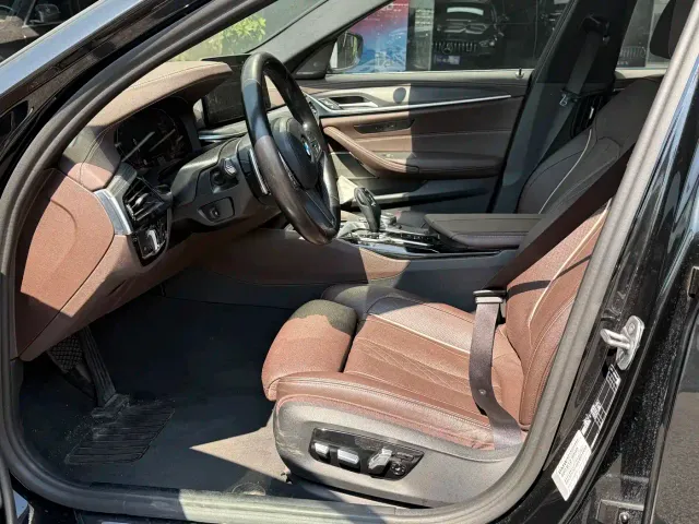 BMW 5 Series — Фото автомобиля 9