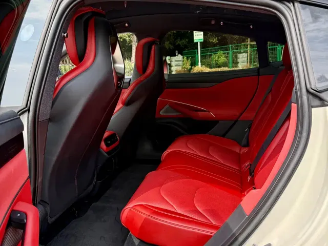 Xiaomi SU7 — Фото автомобиля 5