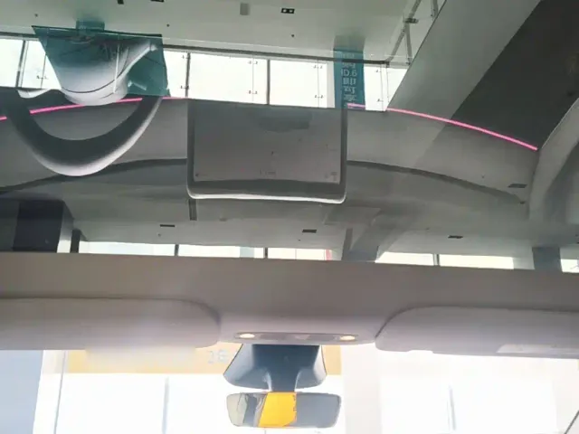 Tesla Model Y — Фото автомобиля 17