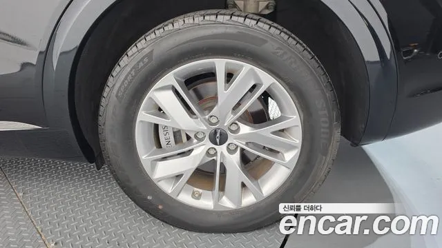 Genesis GV70 — Фото автомобиля 6