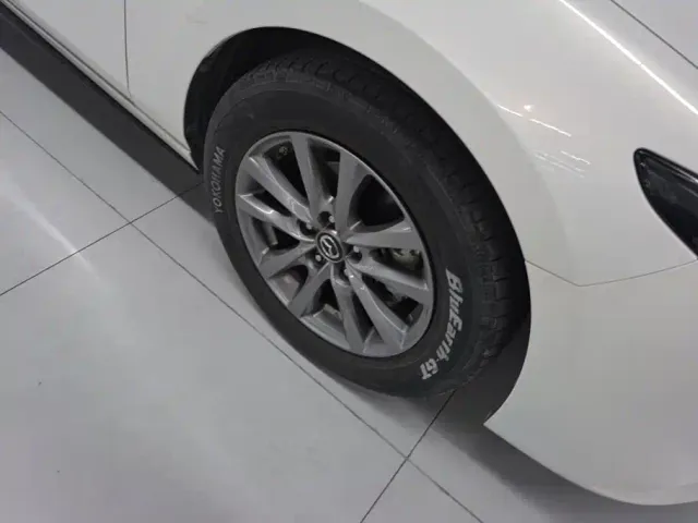 Mazda Axela — Фото автомобиля 6