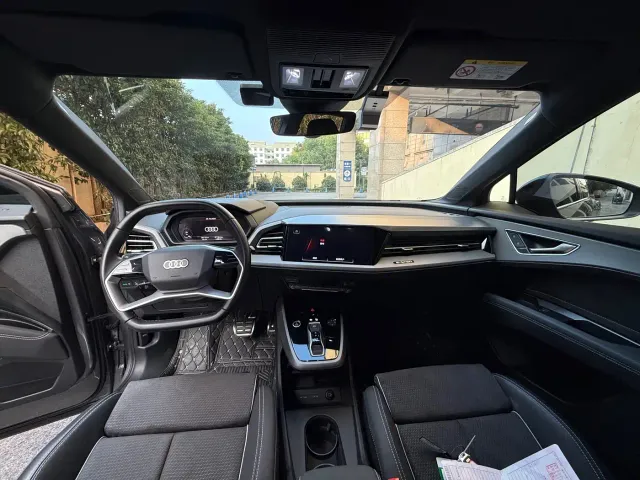 Audi Q5 e-tron — Фото автомобиля 5