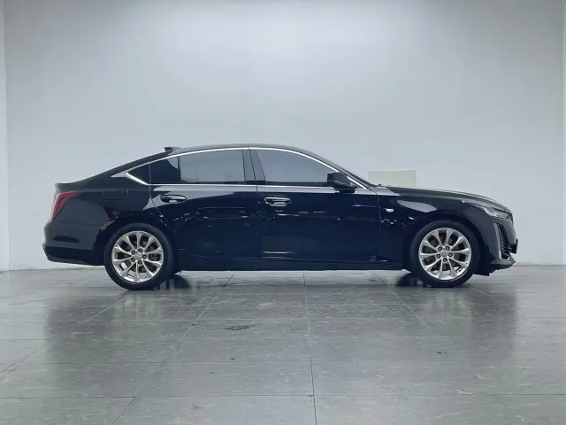 Cadillac CT5 — Фото автомобиля 9