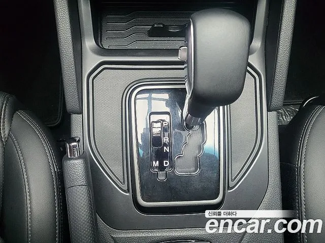 KG_Mobility_Ssangyong Rexton Новый Rexton Sport Дизель 2.2 2WD — Фото автомобиля 9