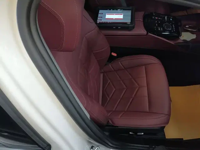 BMW i5 — Фото автомобиля 24