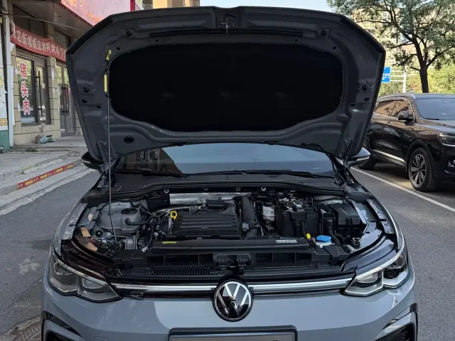 Volkswagen Golf — Фото автомобиля 10