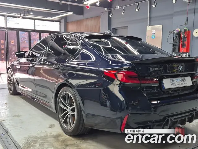 BMW 5 Series G30 — Фото автомобиля 3