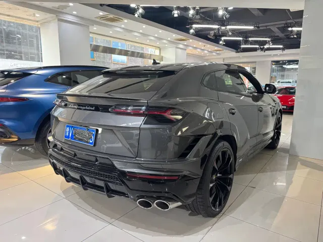 Lamborghini Urus — Фото автомобиля 8