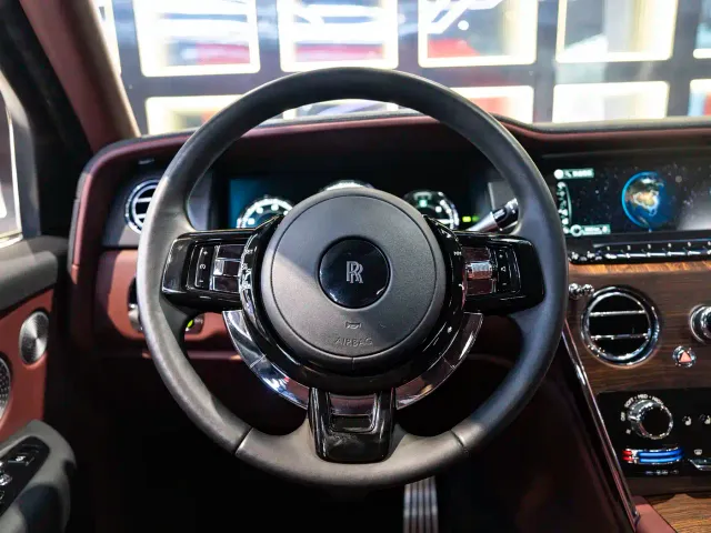 Rolls-Royce Cullinan — Фото автомобиля 20