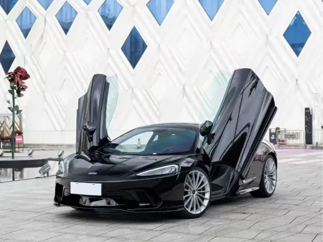 Фотография автомобиля — McLaren GT