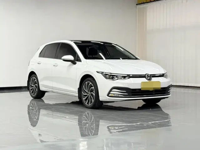 Volkswagen Golf — Фото автомобиля 6