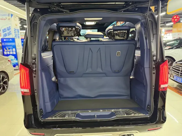 Mercedes-Benz V-Class — Фото автомобиля 12