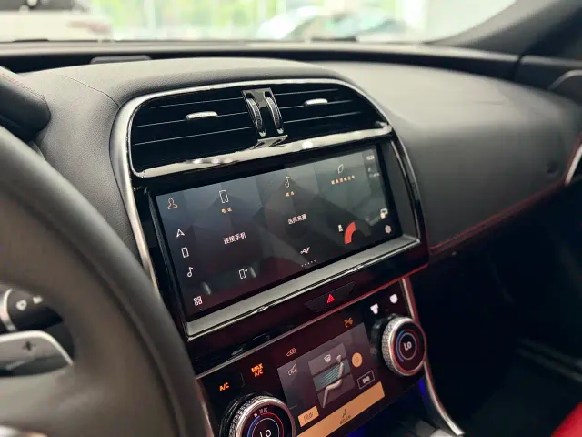 Jaguar XEL — Фото автомобиля 9