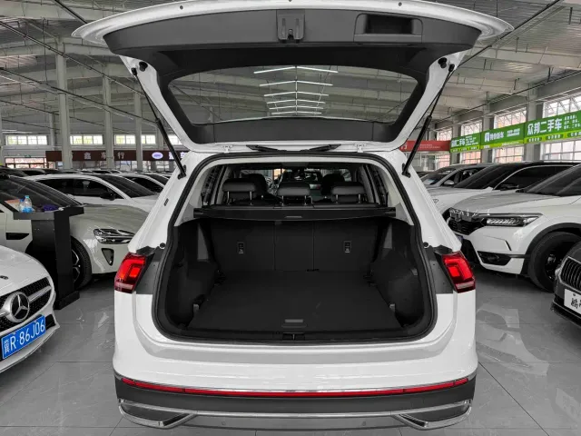 Volkswagen Tiguan L — Фото автомобиля 20