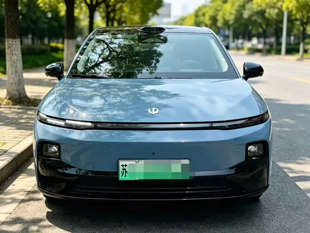 Leapmotor B01 — Фото автомобиля 2