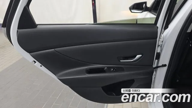 Hyundai Avante CN7 — Фото автомобиля 14
