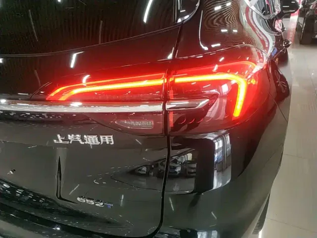 Buick Envision Plus — Фото автомобиля 7