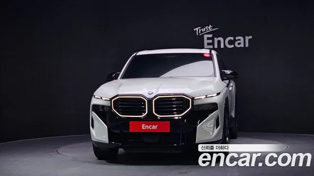 BMW XM — Фото автомобиля 3