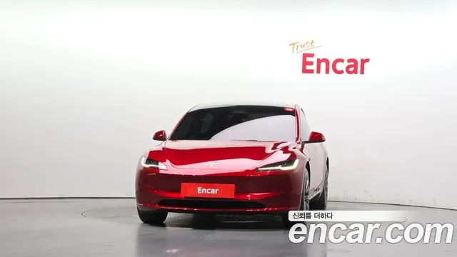 Tesla Model 3 — Фото автомобиля 3