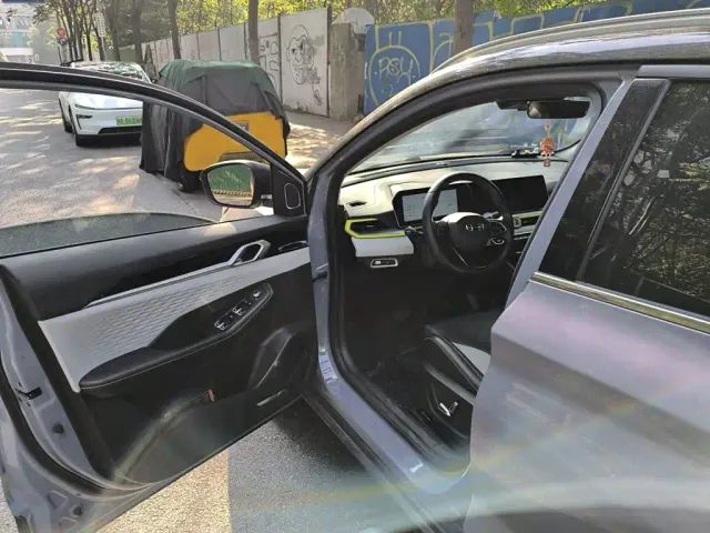 Geely Binyue — Фото автомобиля 12