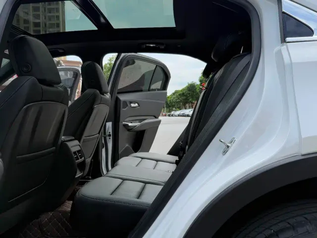 Cadillac XT4 — Фото автомобиля 27