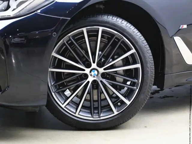 BMW 5 Series — Фото автомобиля 25