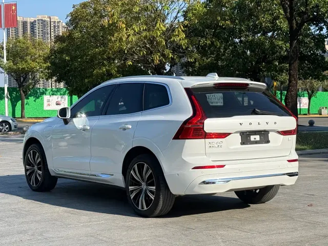 Volvo XC60 — Фото автомобиля 7