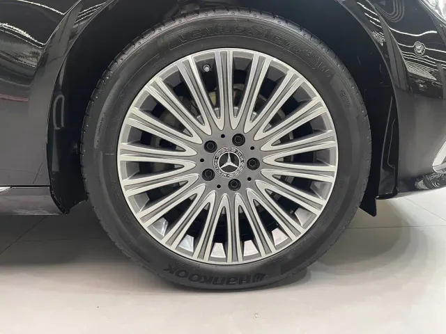 Mercedes-Benz E-Class — Фото автомобиля 13