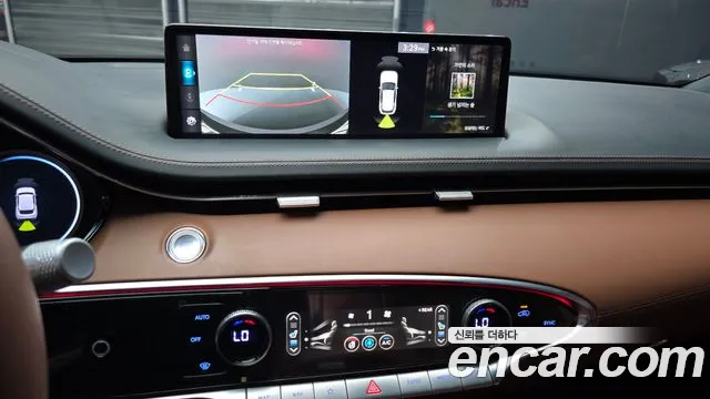 Genesis GV70 — Фото автомобиля 16