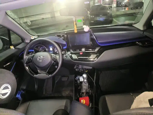 Toyota C-HR — Фото автомобиля 12